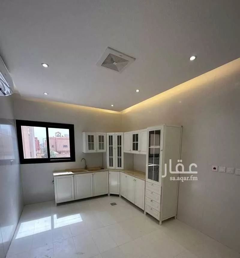 دور 4 غرف في عرقة 9