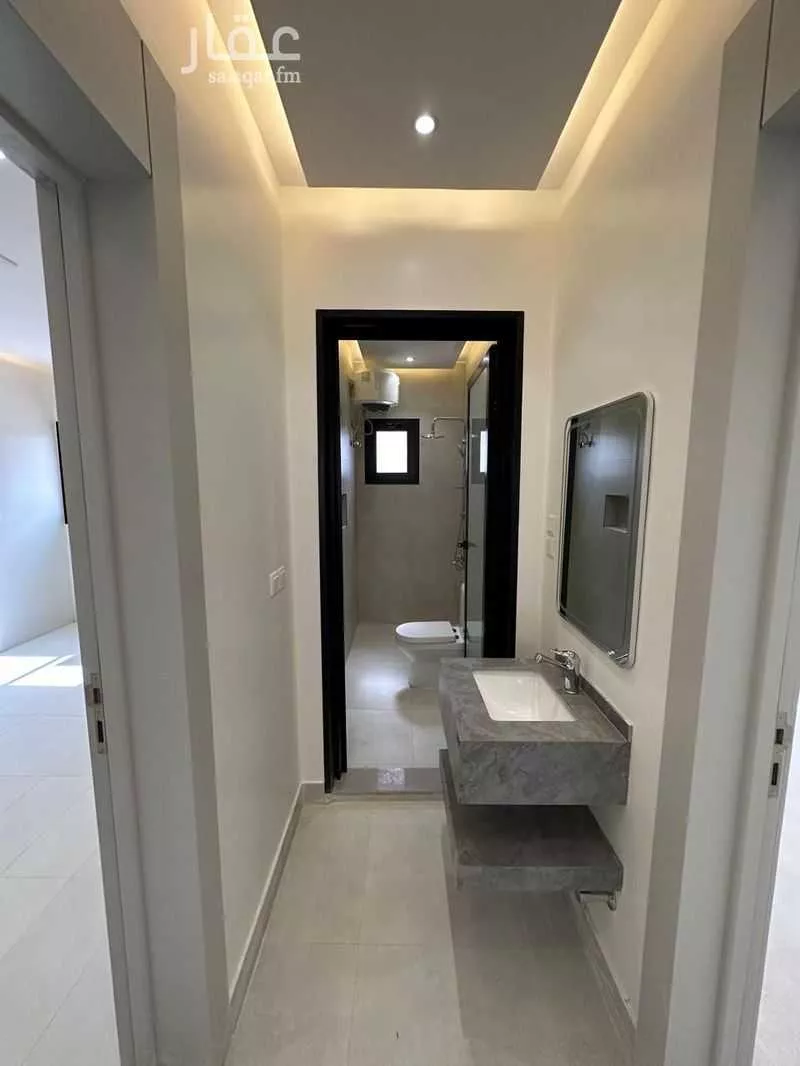 دور 4 غرف في عرقة 10