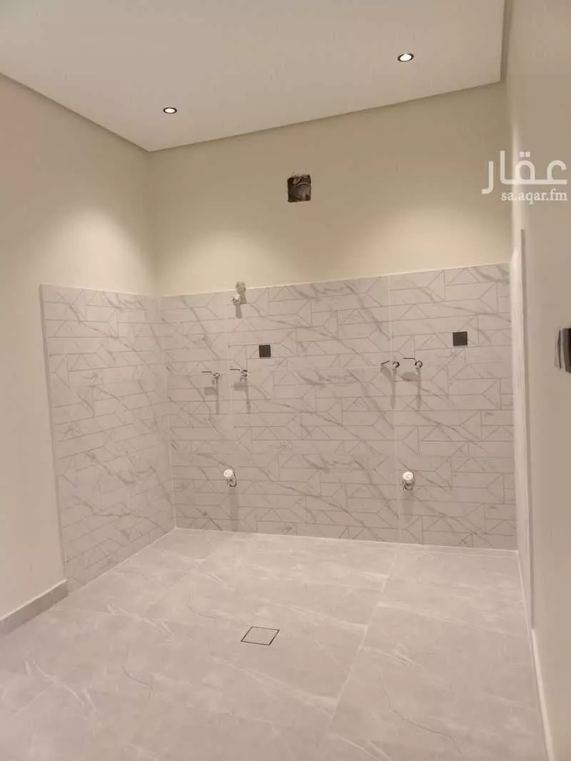 6 bedroom villa in Ash Shulah 28