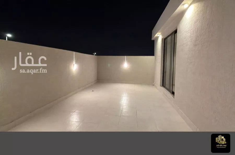 شقة 4 غرف في الشراع 15