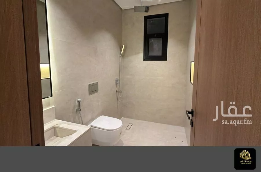 شقة 4 غرف في الشراع 19