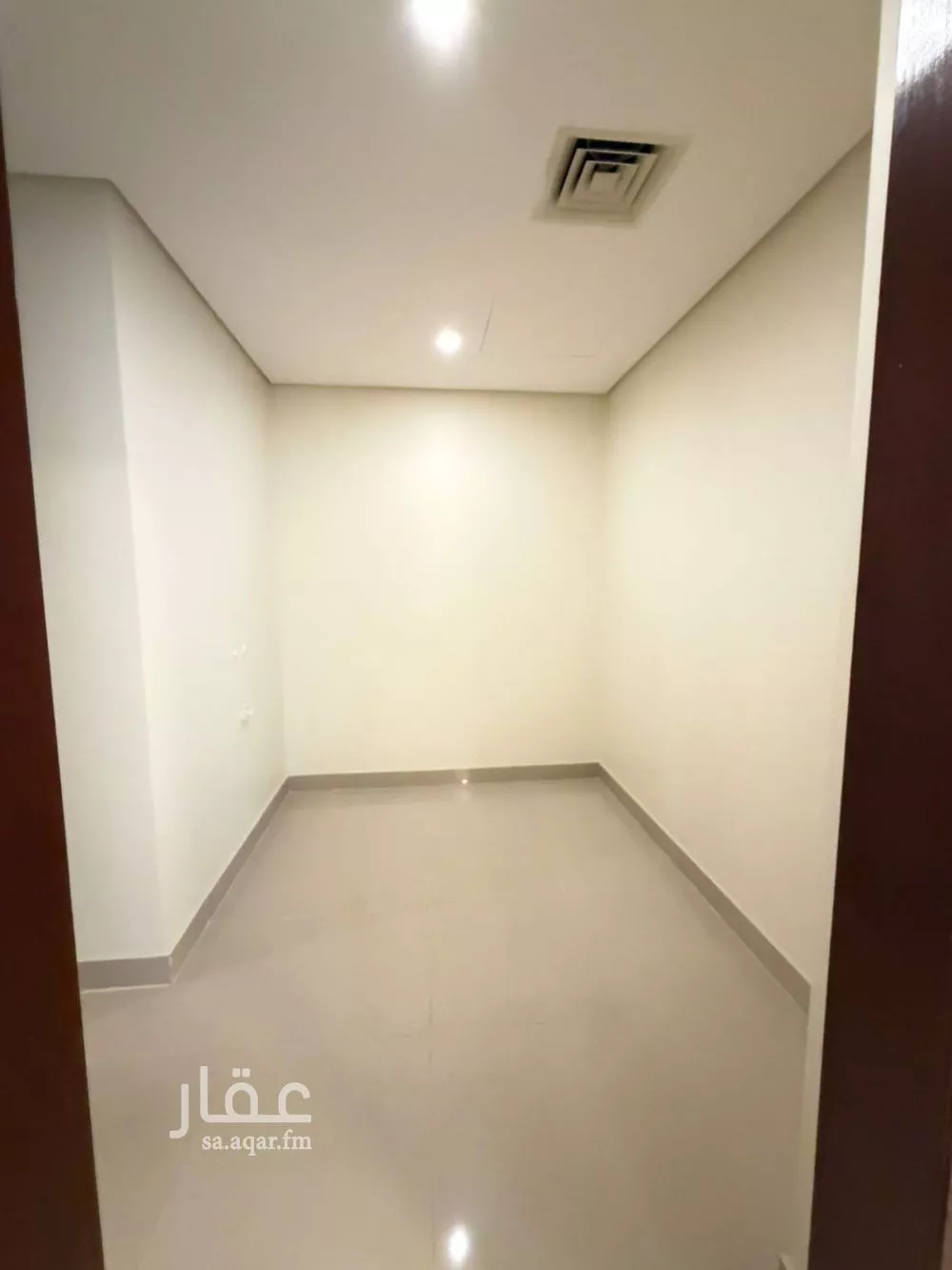 شقة 5 غرف في الروابي 12