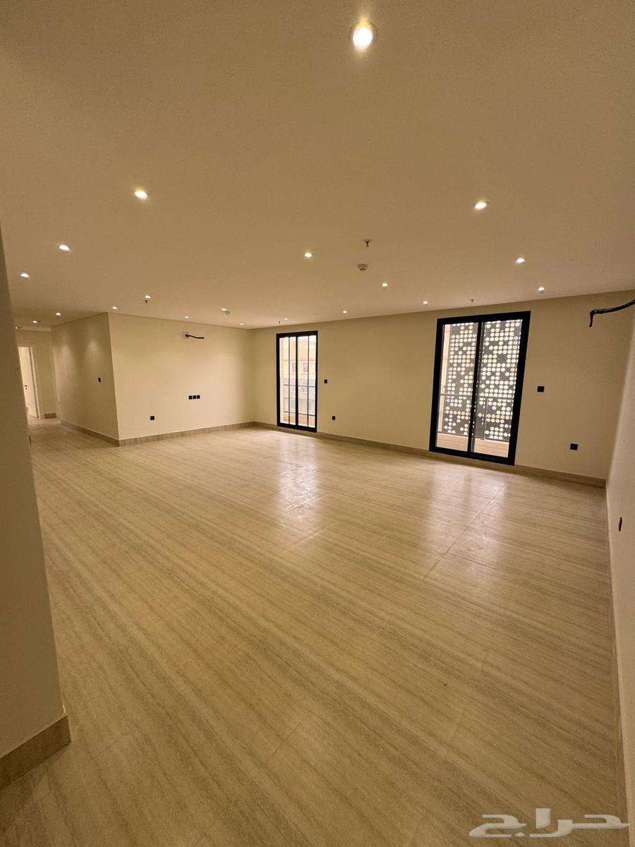 4 bedroom apartment in Al Rimal 8