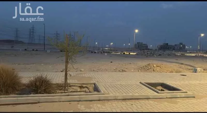 أرض 300 م² في الشرق 4