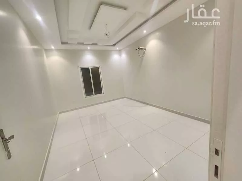 شقة 5 غرف في الواحة 4