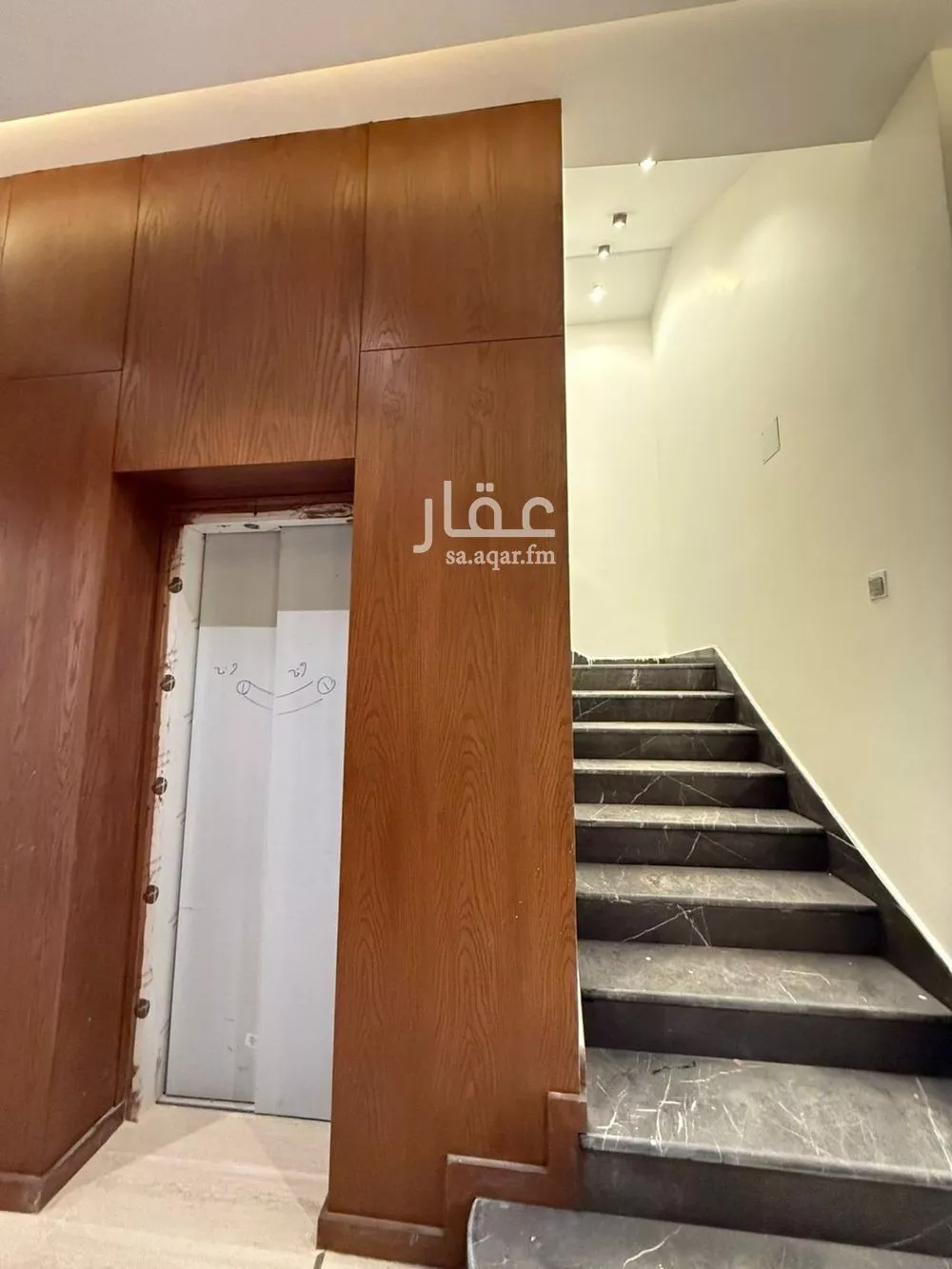 فيلا 6 غرف في المهدية 7