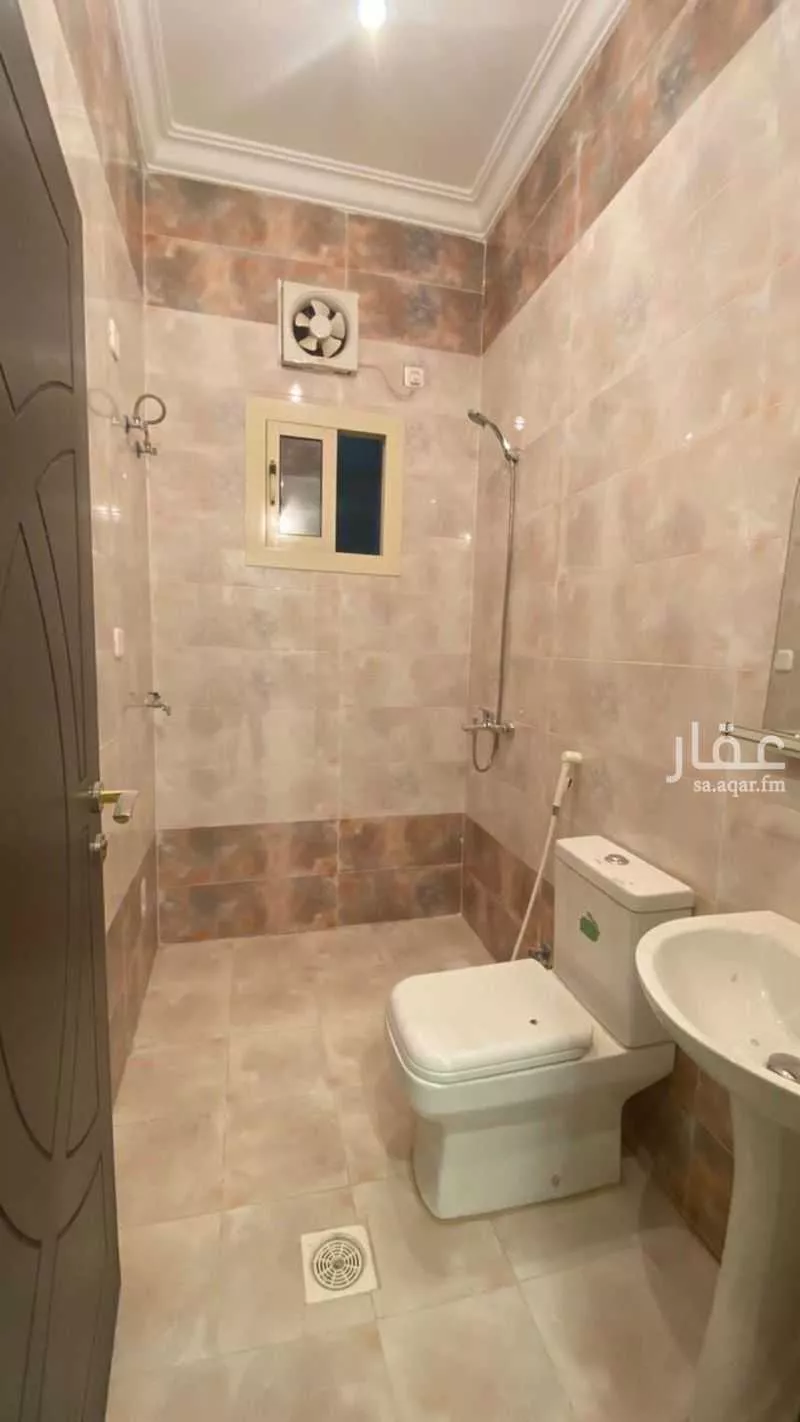 شقة 4 غرف في الفروسية 6