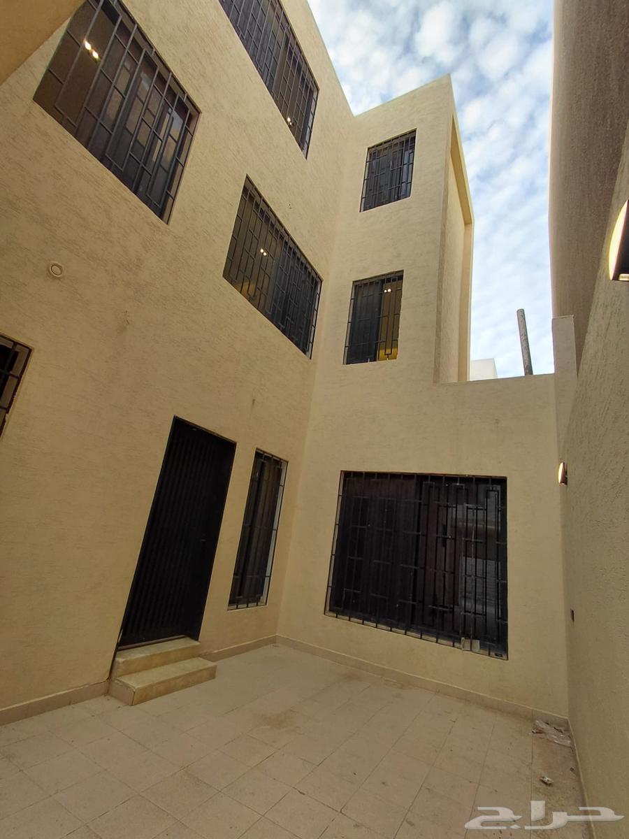 6 bedroom villa in Al Mahdiyyah 2