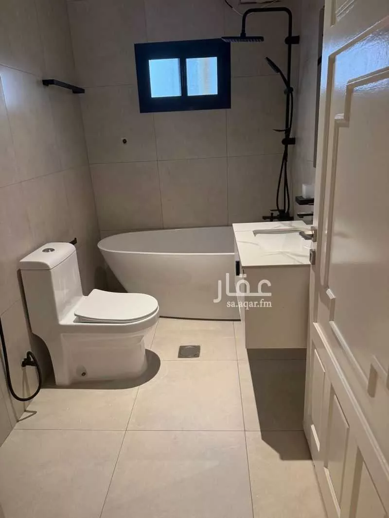 شقة 4 غرف في النزهة 6