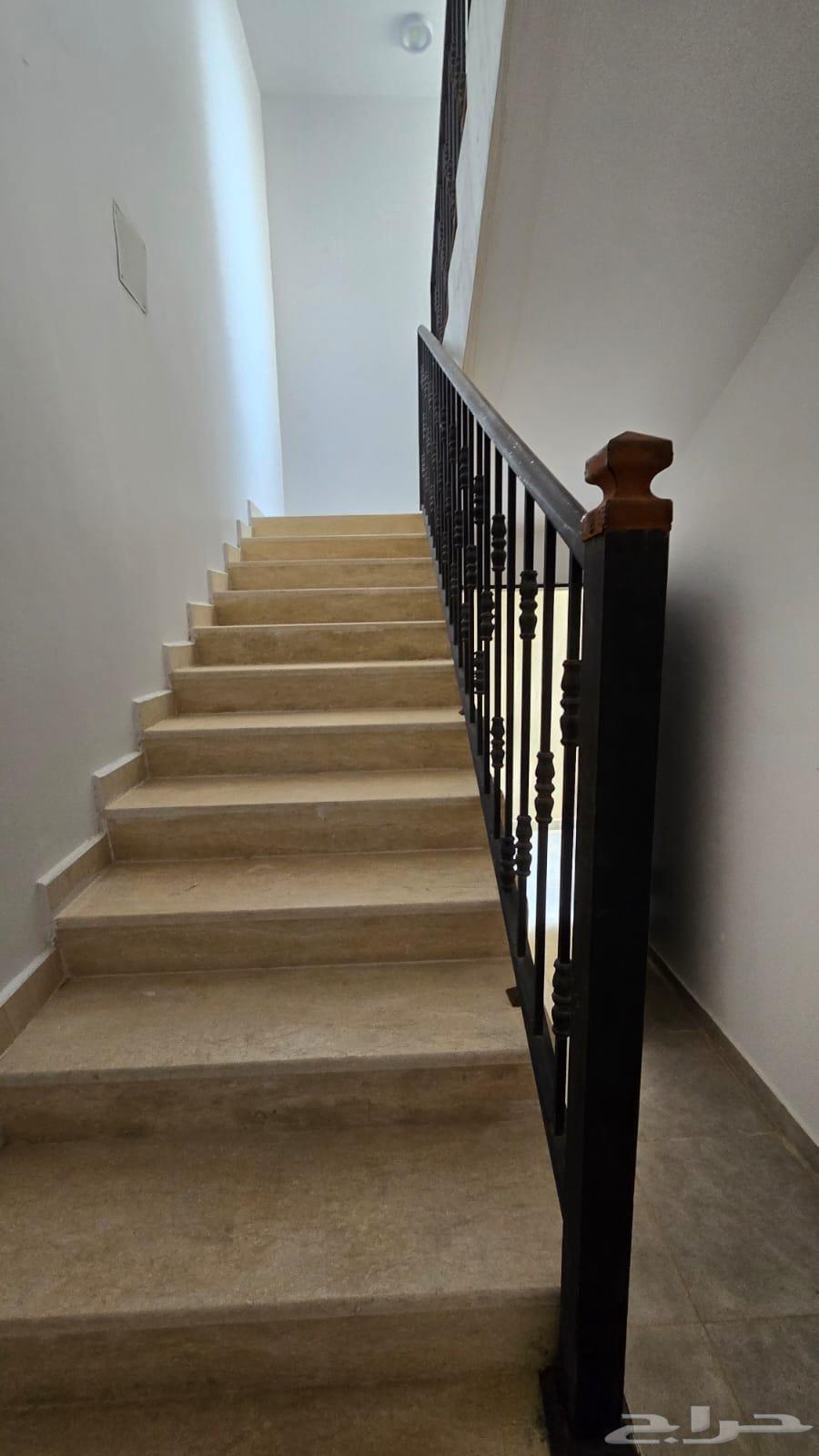 فيلا 6 غرف في الجنادرية 12