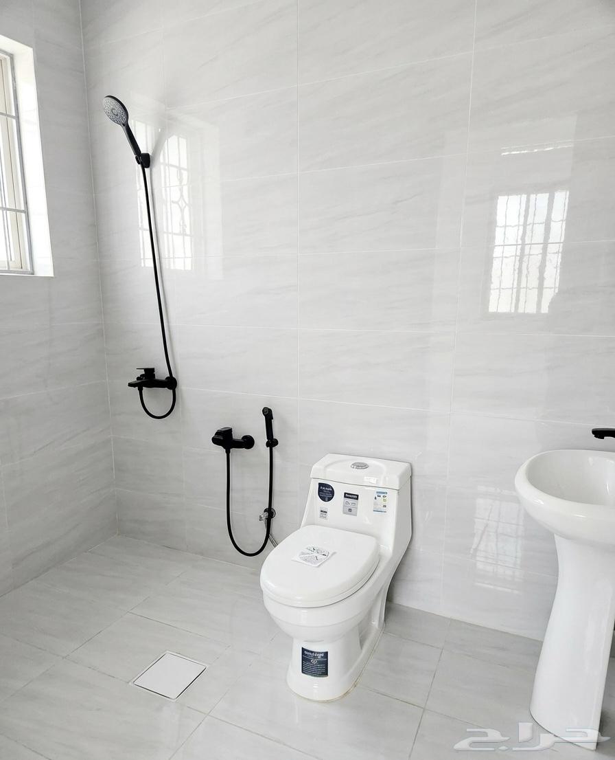 فيلا 6 غرف في الجنادرية 9