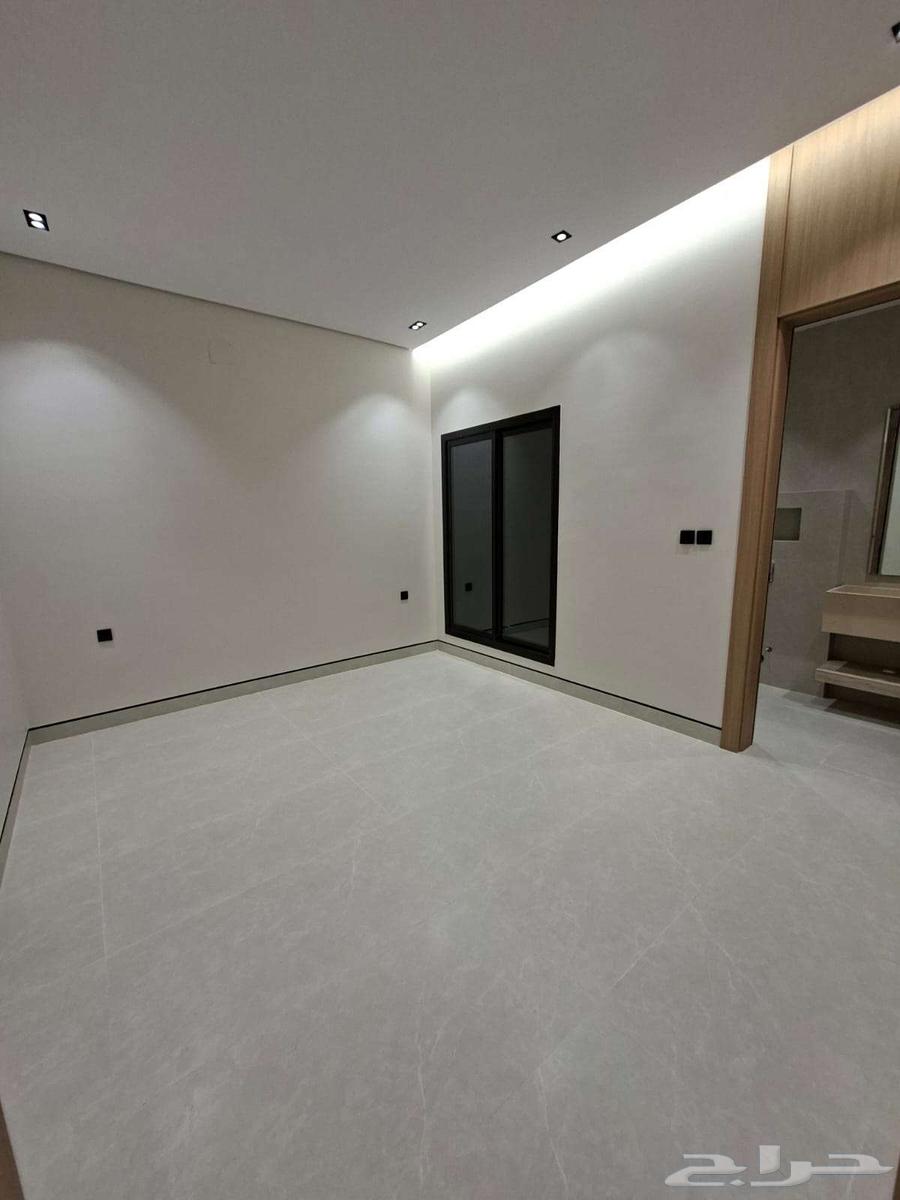 فيلا 7 غرف في الرمال 10