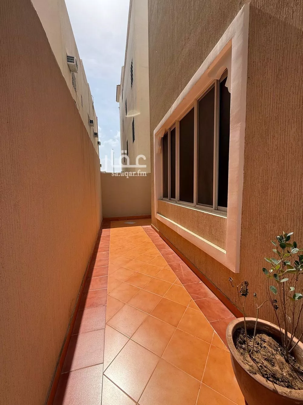3 bedroom floor in Al Aqiq 4