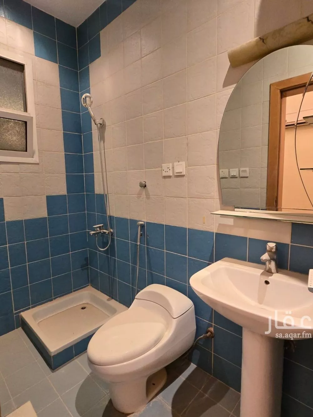 فيلا 5 غرف في الملك عبدالله 12