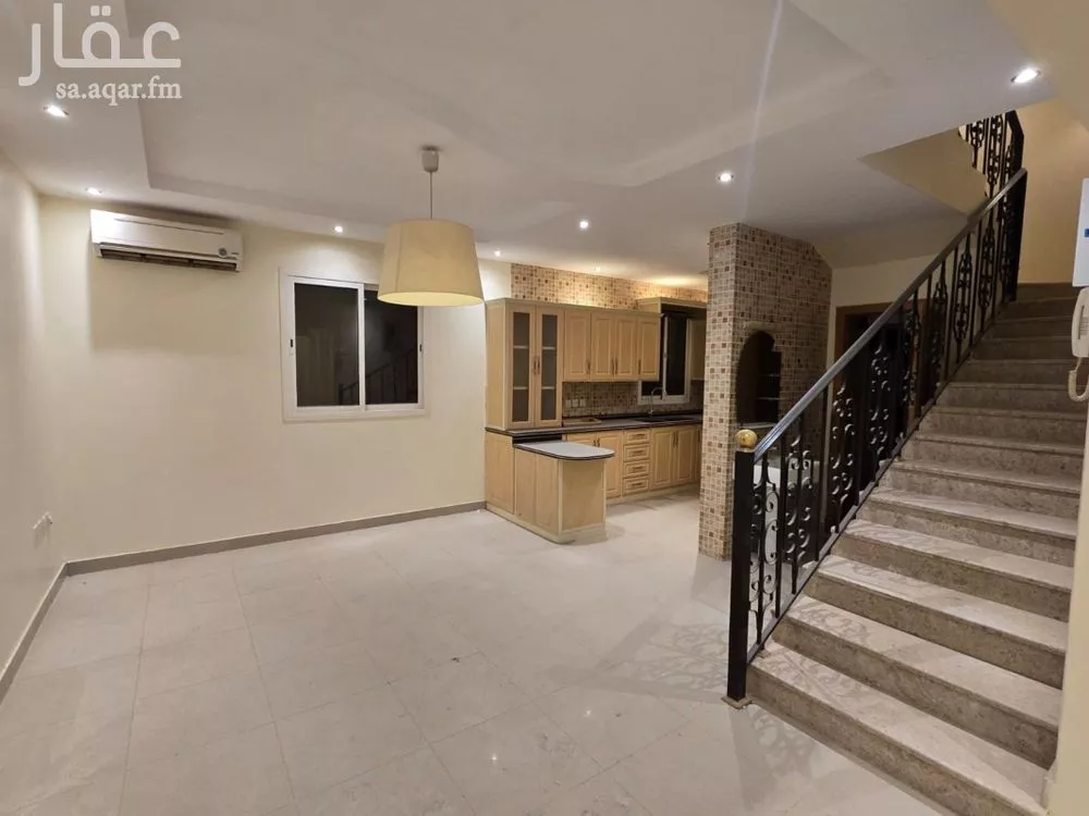 فيلا 5 غرف في الملك عبدالله 14