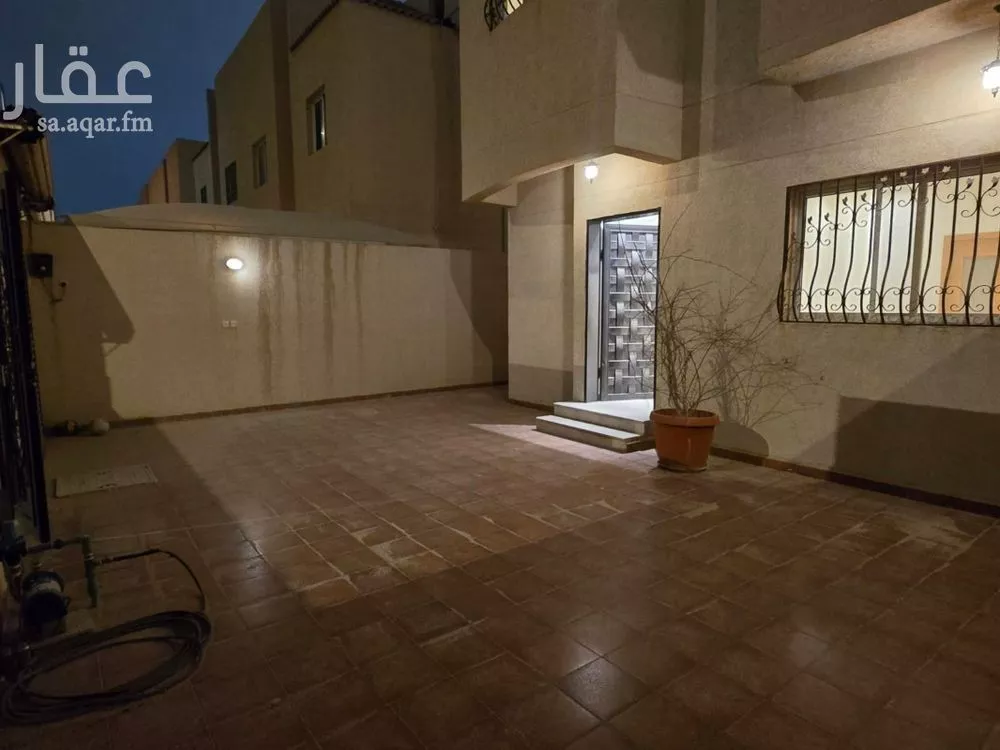 فيلا 5 غرف في الملك عبدالله 3