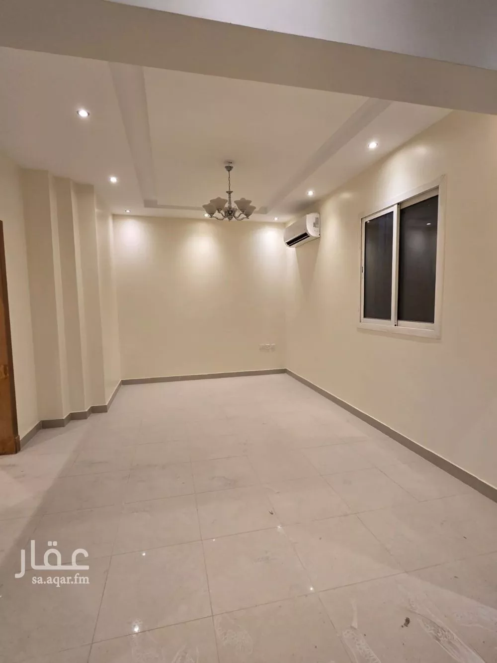 فيلا 5 غرف في الملك عبدالله 21