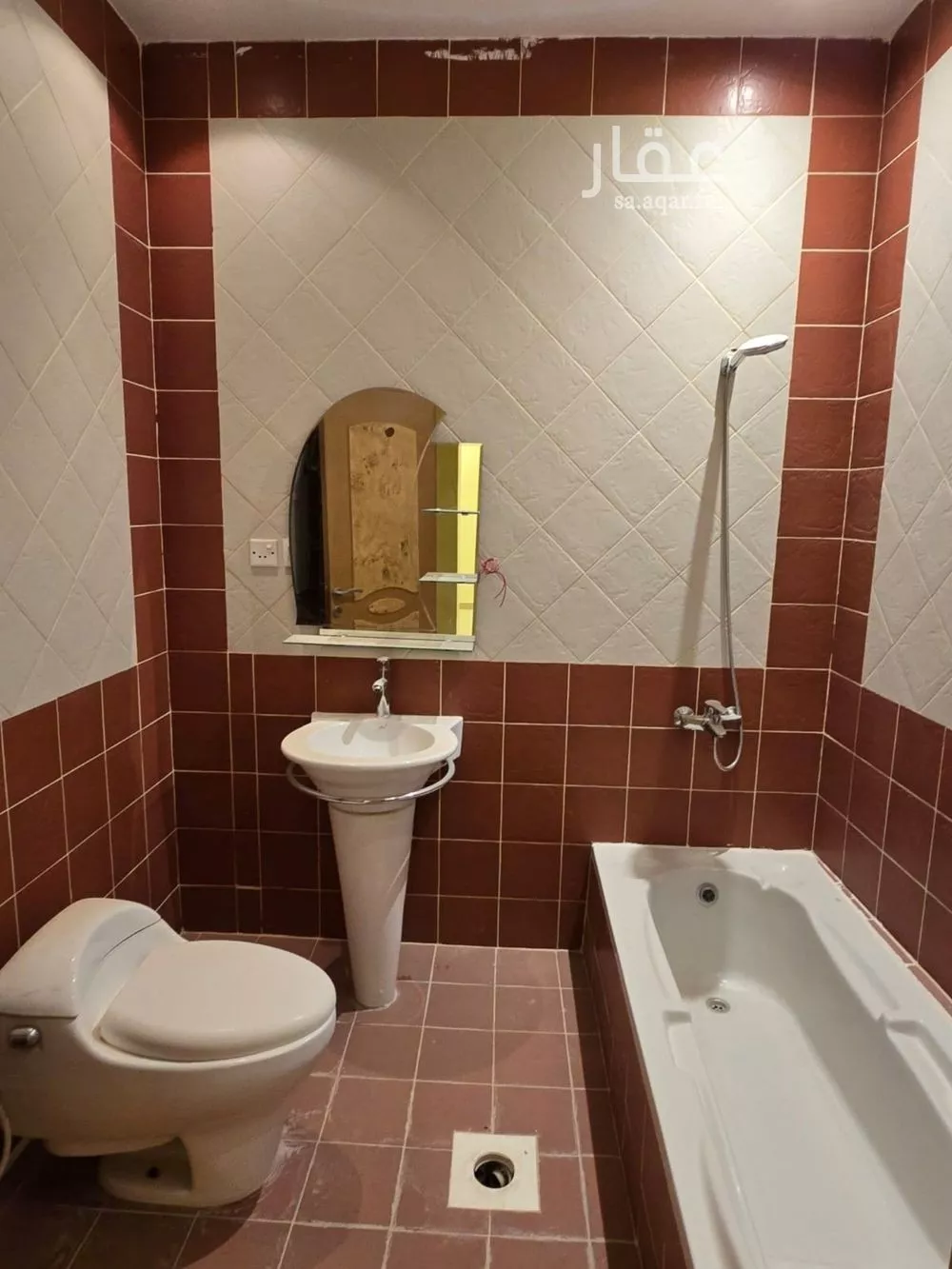 فيلا 5 غرف في الملك عبدالله 9