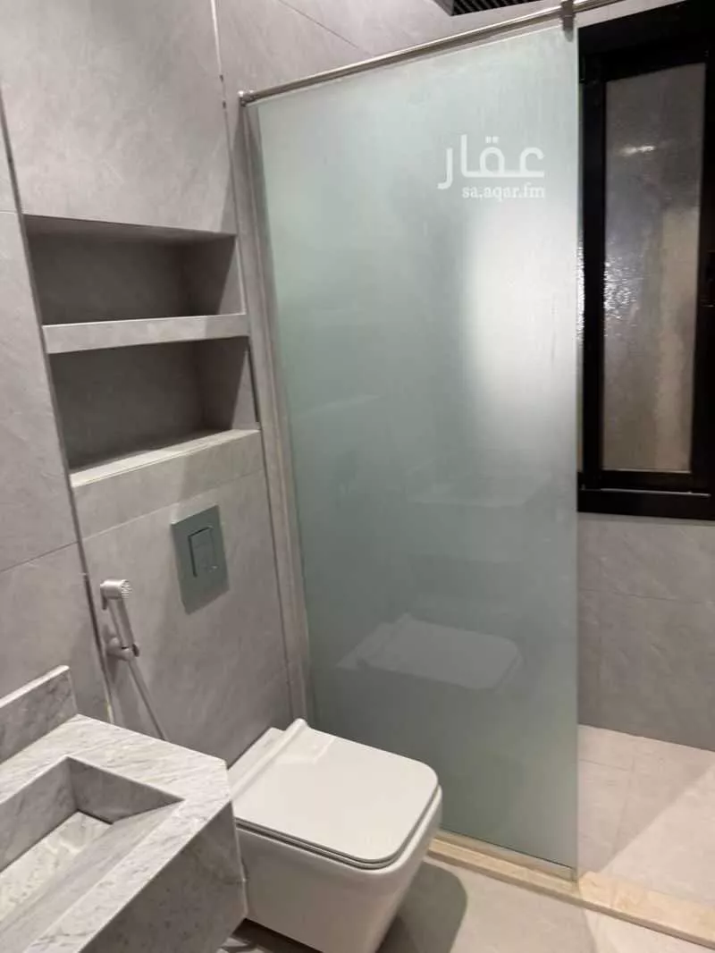 عمارة 670 م² في الشرفية 14