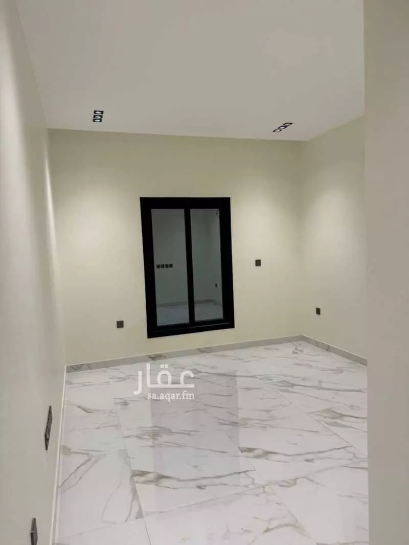 عمارة 670 م² في الشرفية 15