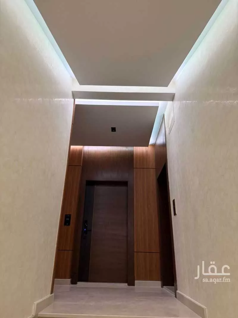 عمارة 670 م² في الشرفية 8