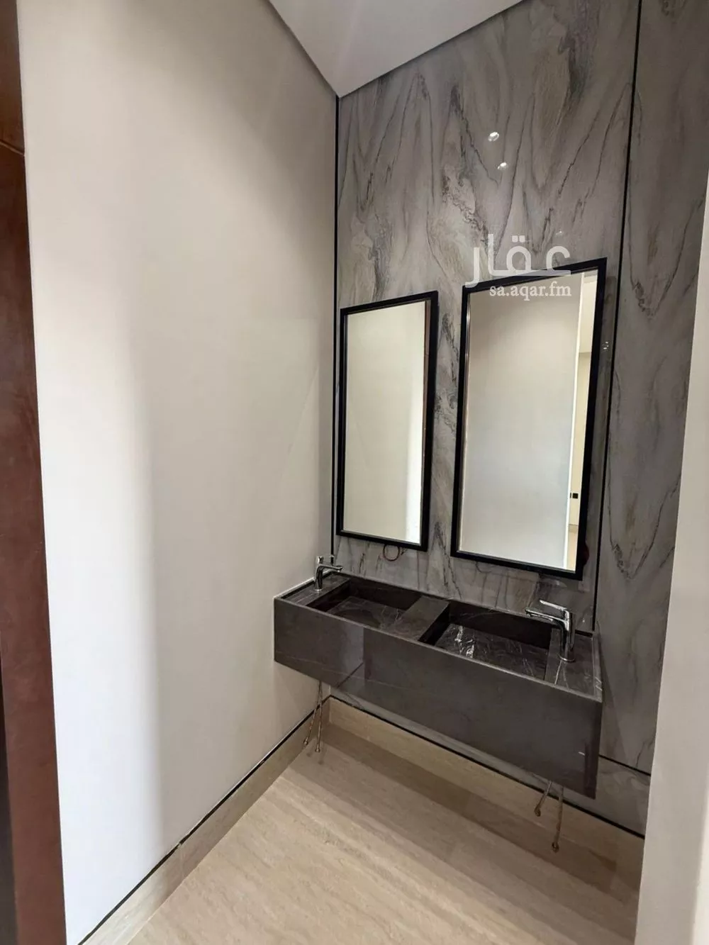 فيلا 6 غرف في المهدية 12