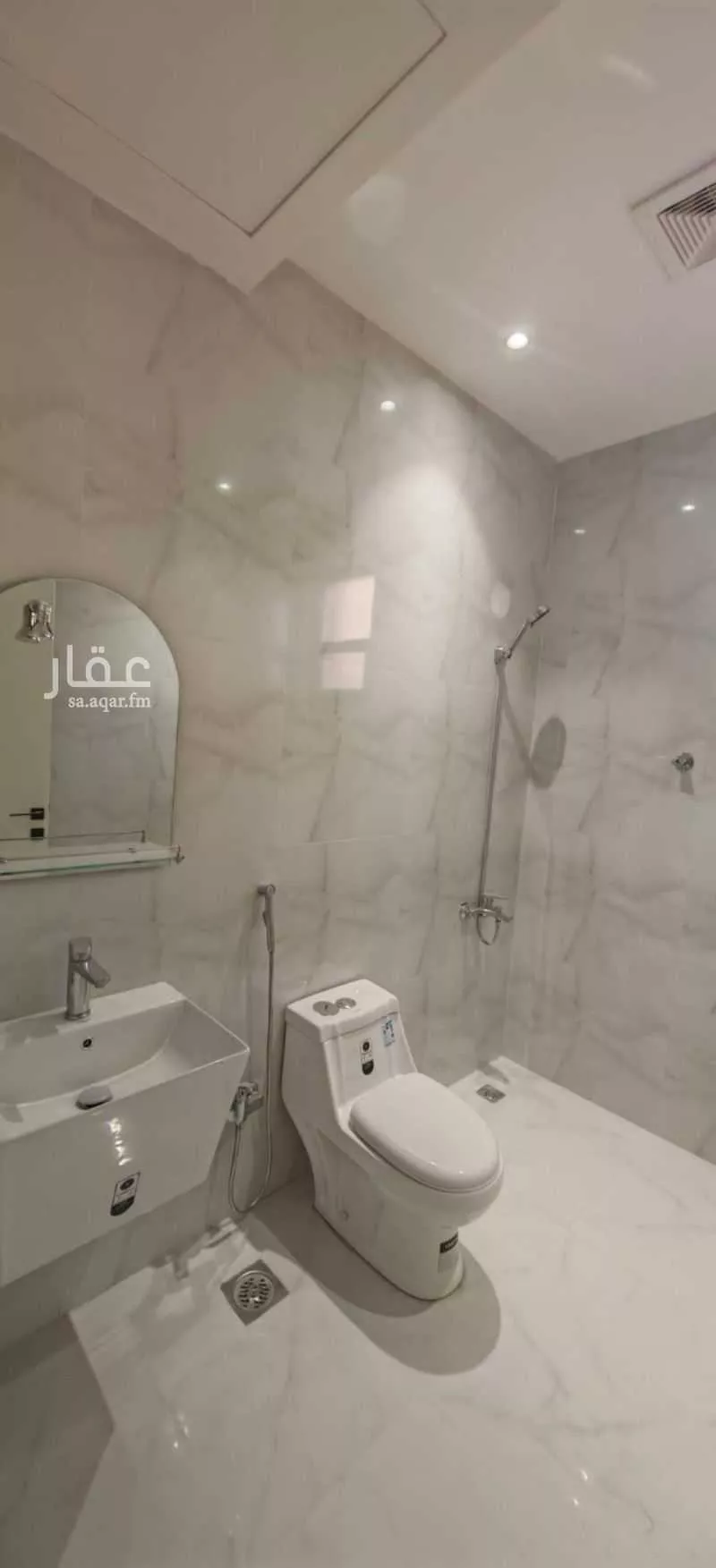 5 bedroom apartment in Al Mahdiyyah 2