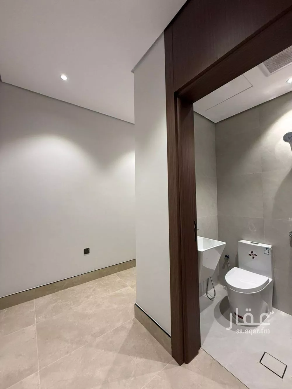 6 bedroom villa in Al Mahdiyyah 9