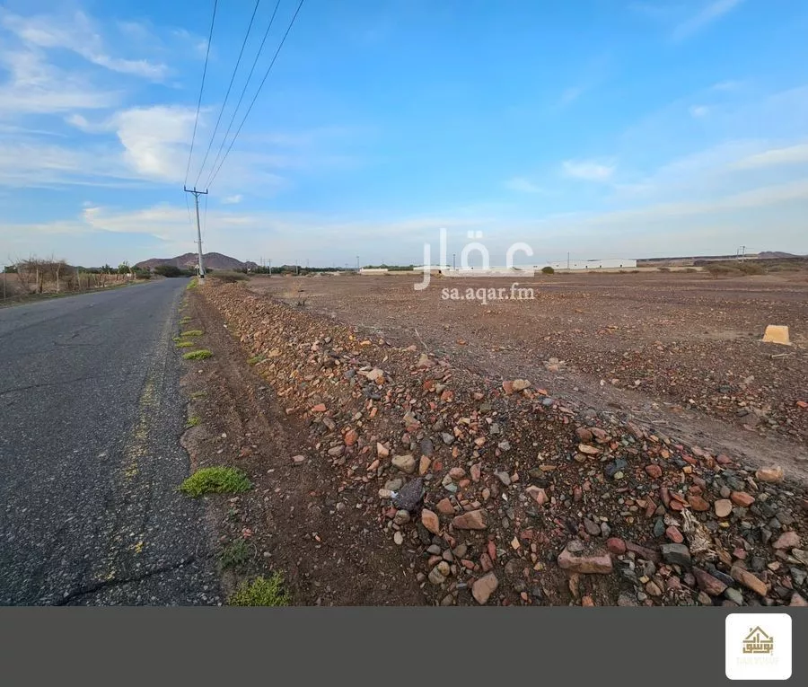 أرض 104054 م² في المطار 2