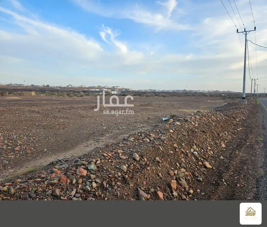 أرض 104054 م² في المطار 3