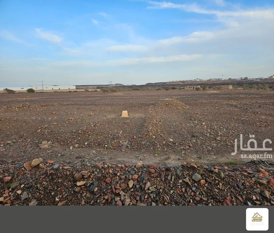 أرض 104054 م² في المطار 4