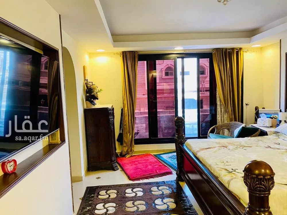 فيلا 10 غرف في طيبة 2