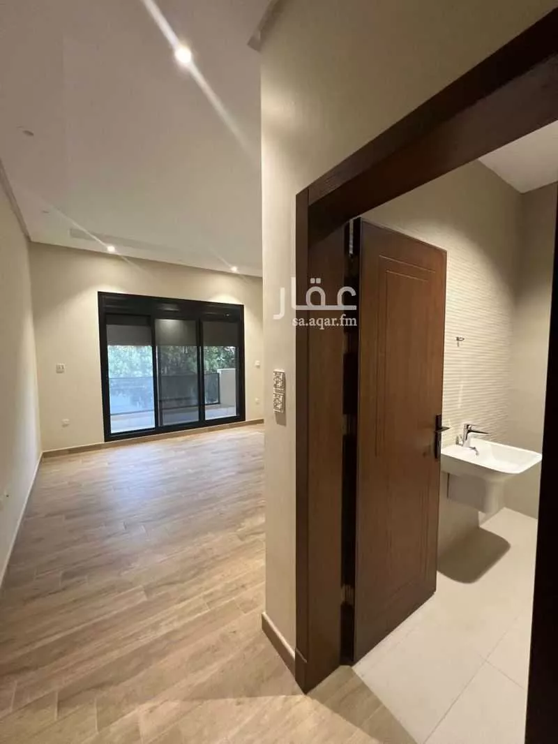 فيلا 5 غرف في النعيم 6