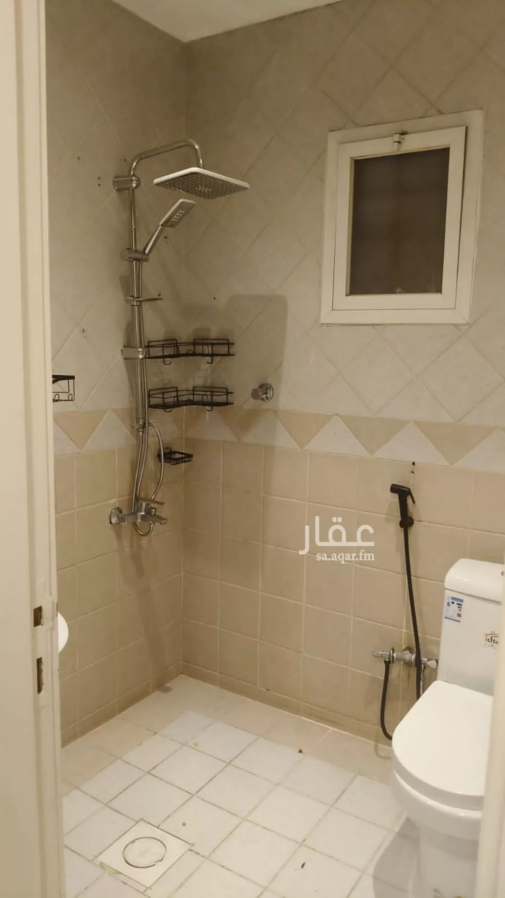 شقة 3 غرف في الملقا 4