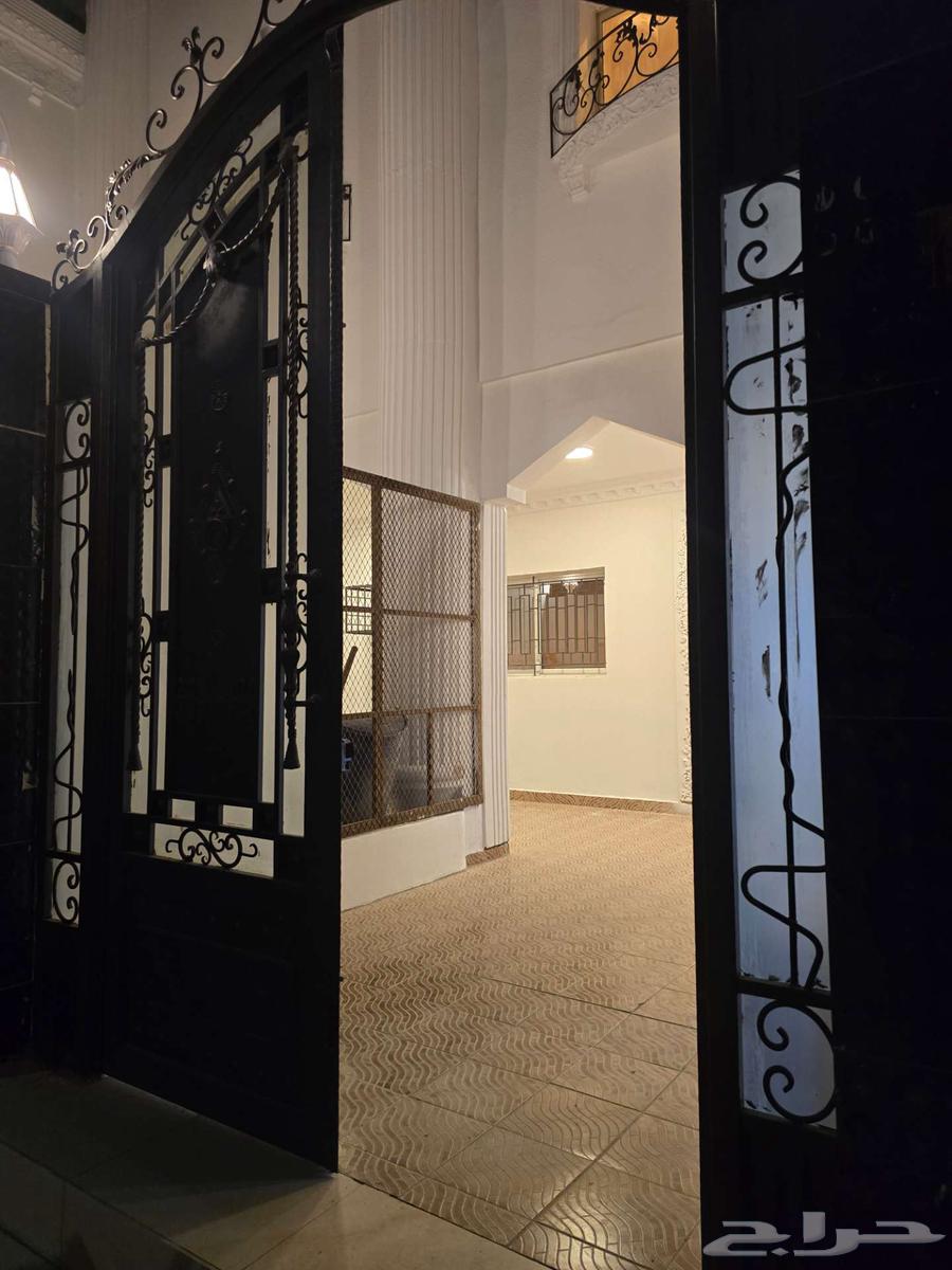 فيلا 17 غرف في الناصرية 8