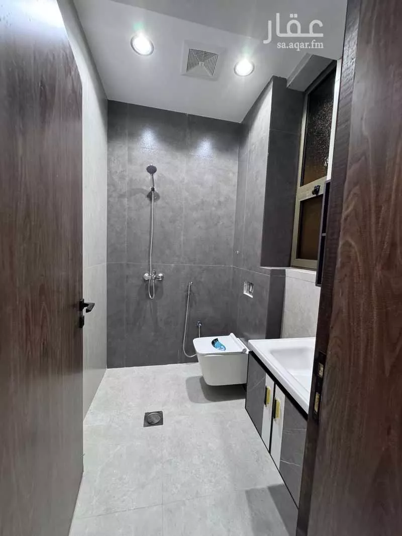 فيلا 7 غرف في بحرة 11