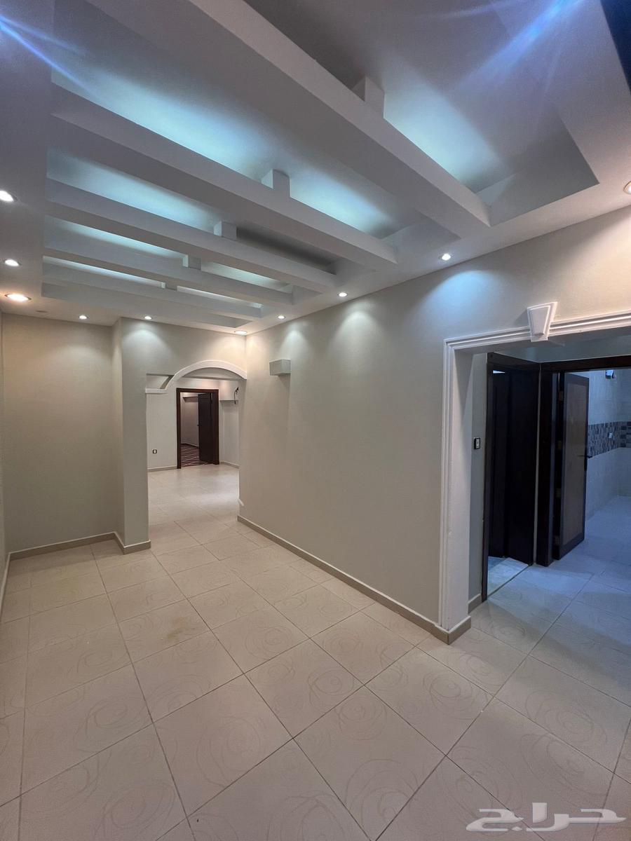 شقة 7 غرف في الحمراء و ام الجود 5