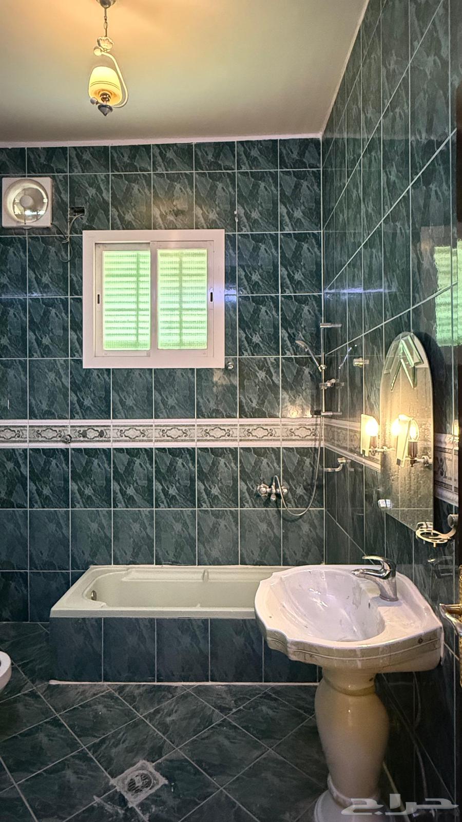 شقة 5 غرف في الشرائع 9