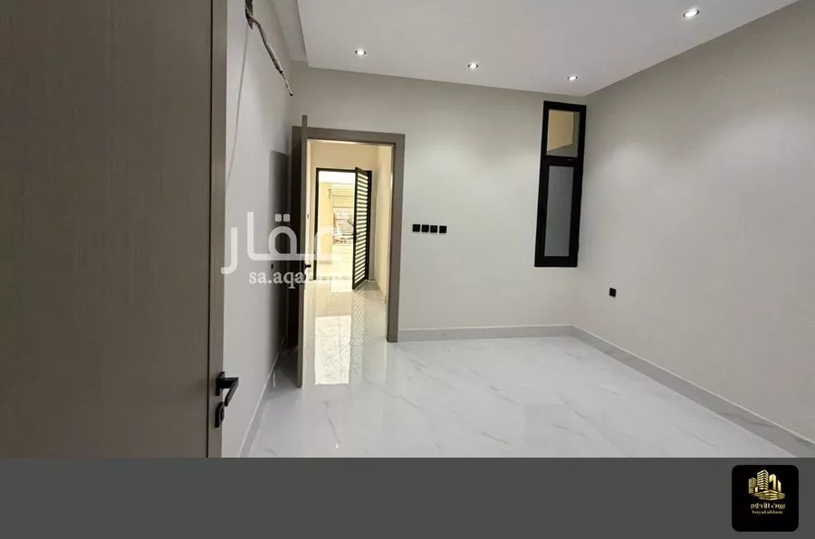 فيلا 6 غرف في الشراع 5