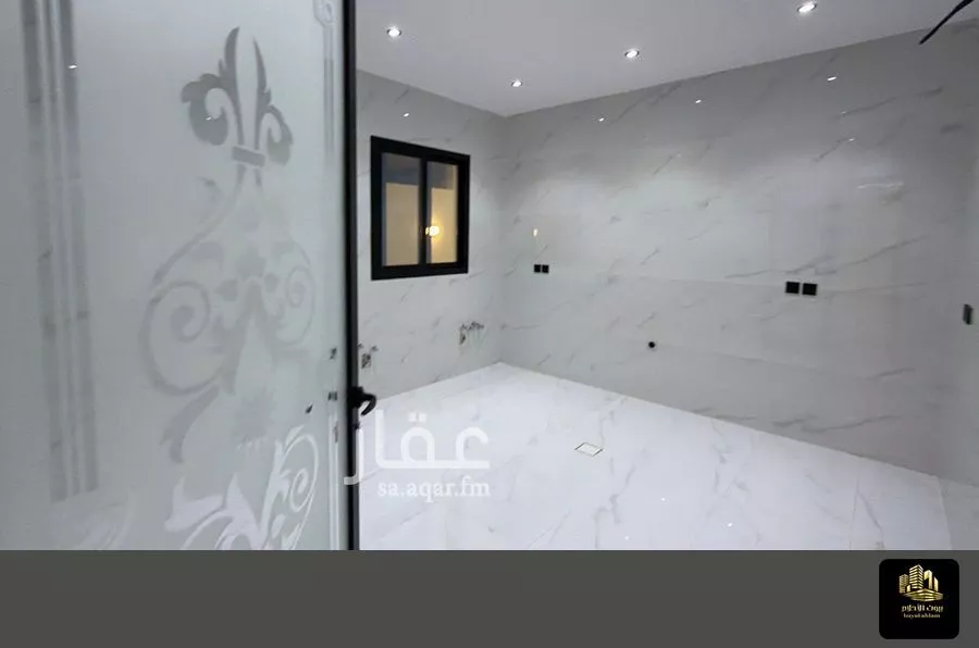 فيلا 6 غرف في الشراع 8