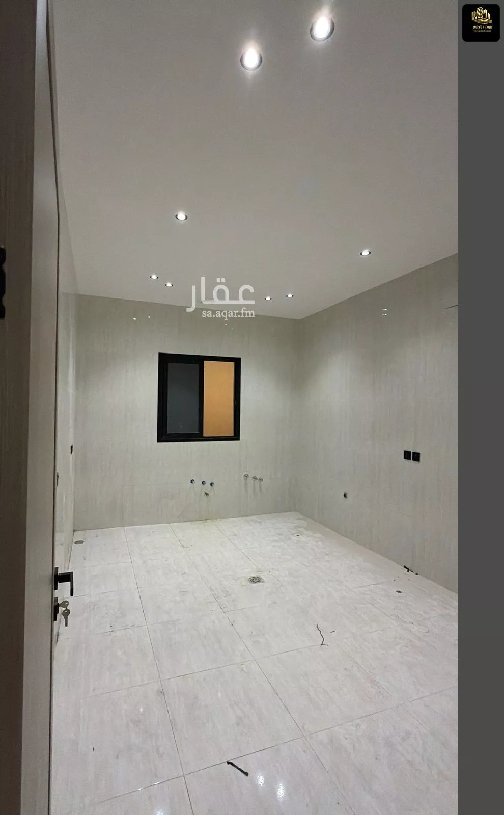 فيلا 6 غرف في الأمواج 8