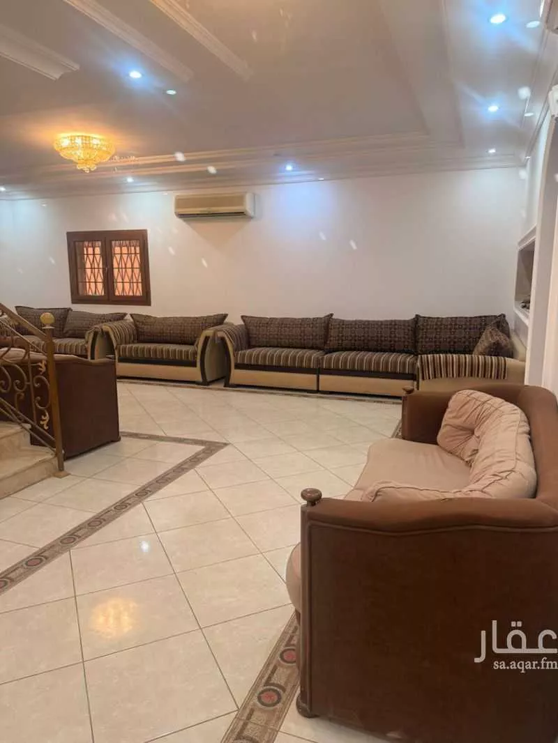 فيلا 9 غرف في طيبة 11