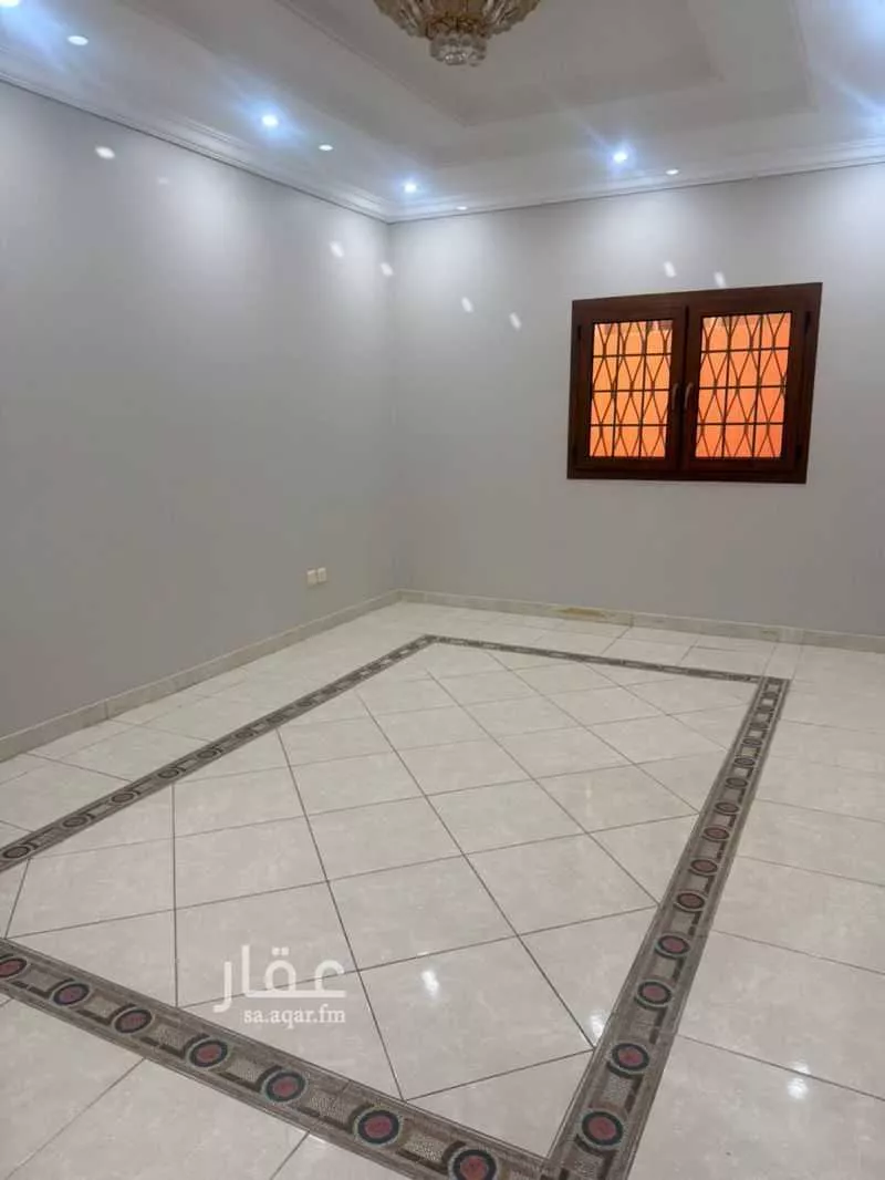 فيلا 9 غرف في طيبة 15