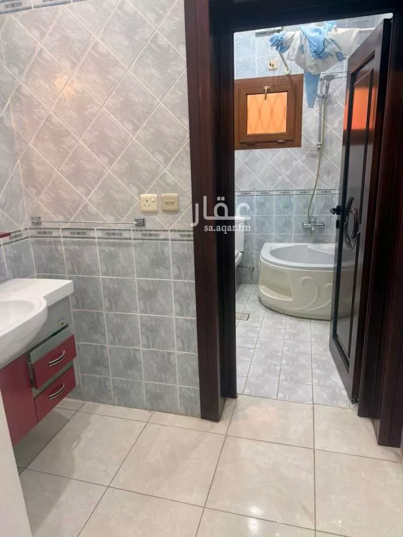 فيلا 9 غرف في طيبة 17