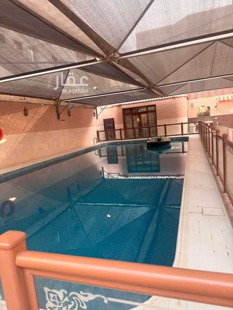 فيلا 9 غرف في طيبة 18