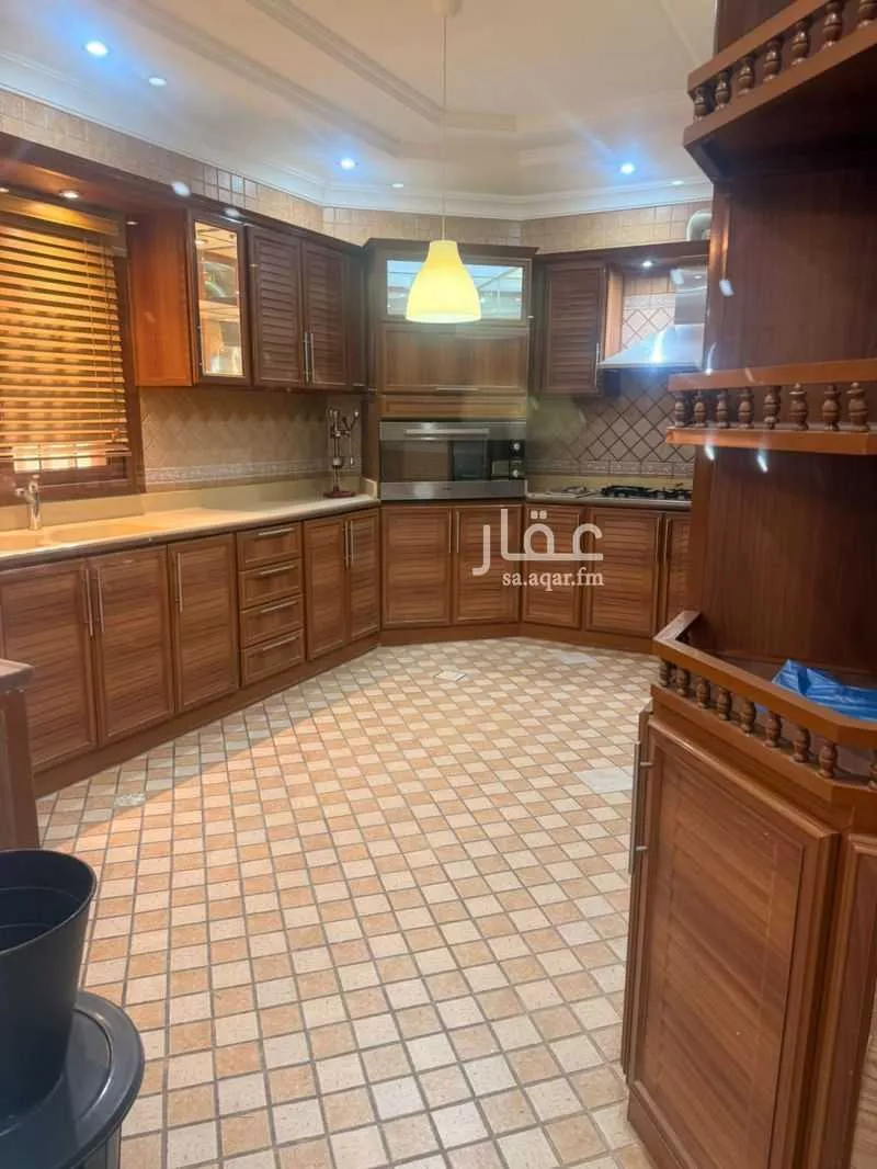 فيلا 9 غرف في طيبة 7