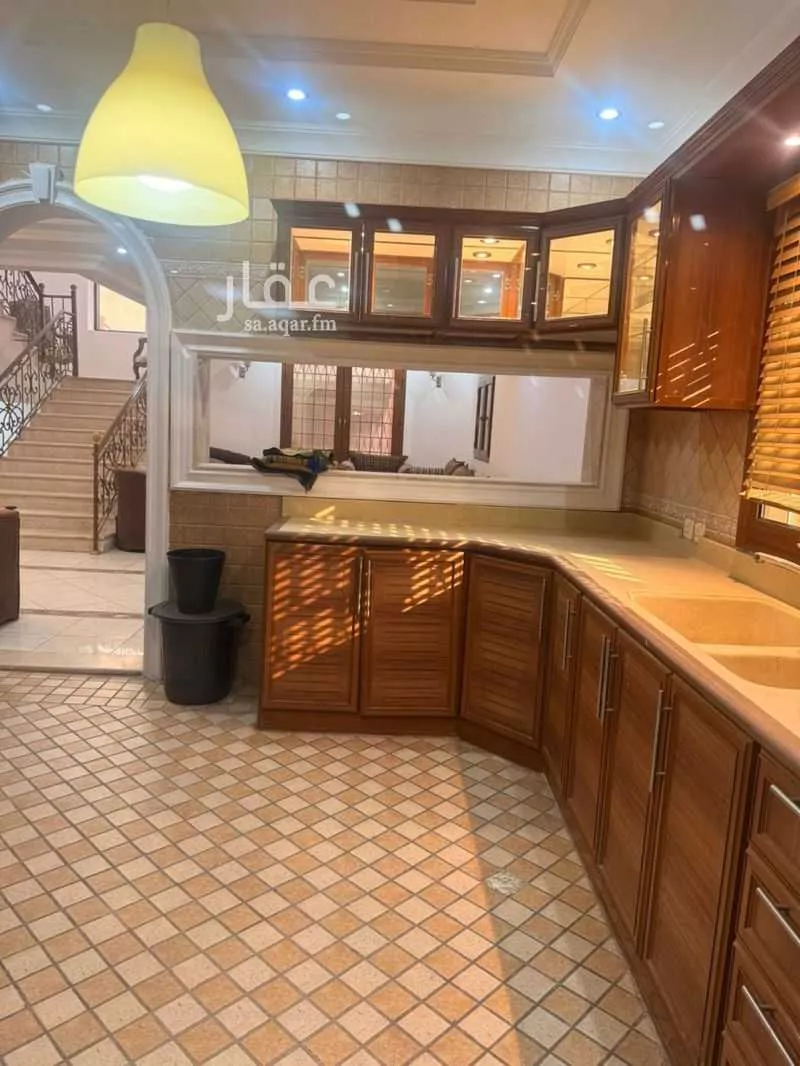 فيلا 9 غرف في طيبة 8