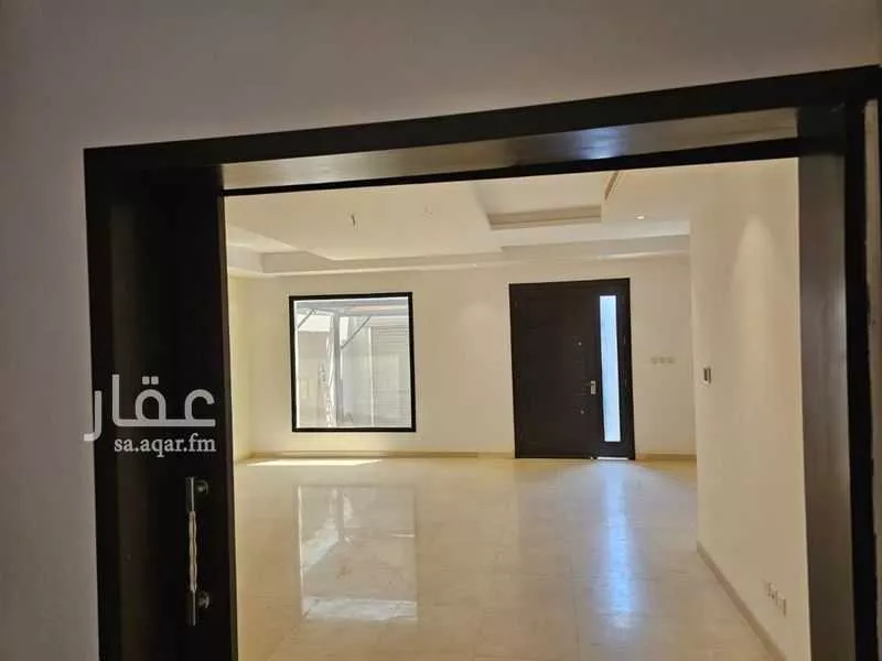 فيلا 5 غرف في الشراع 5