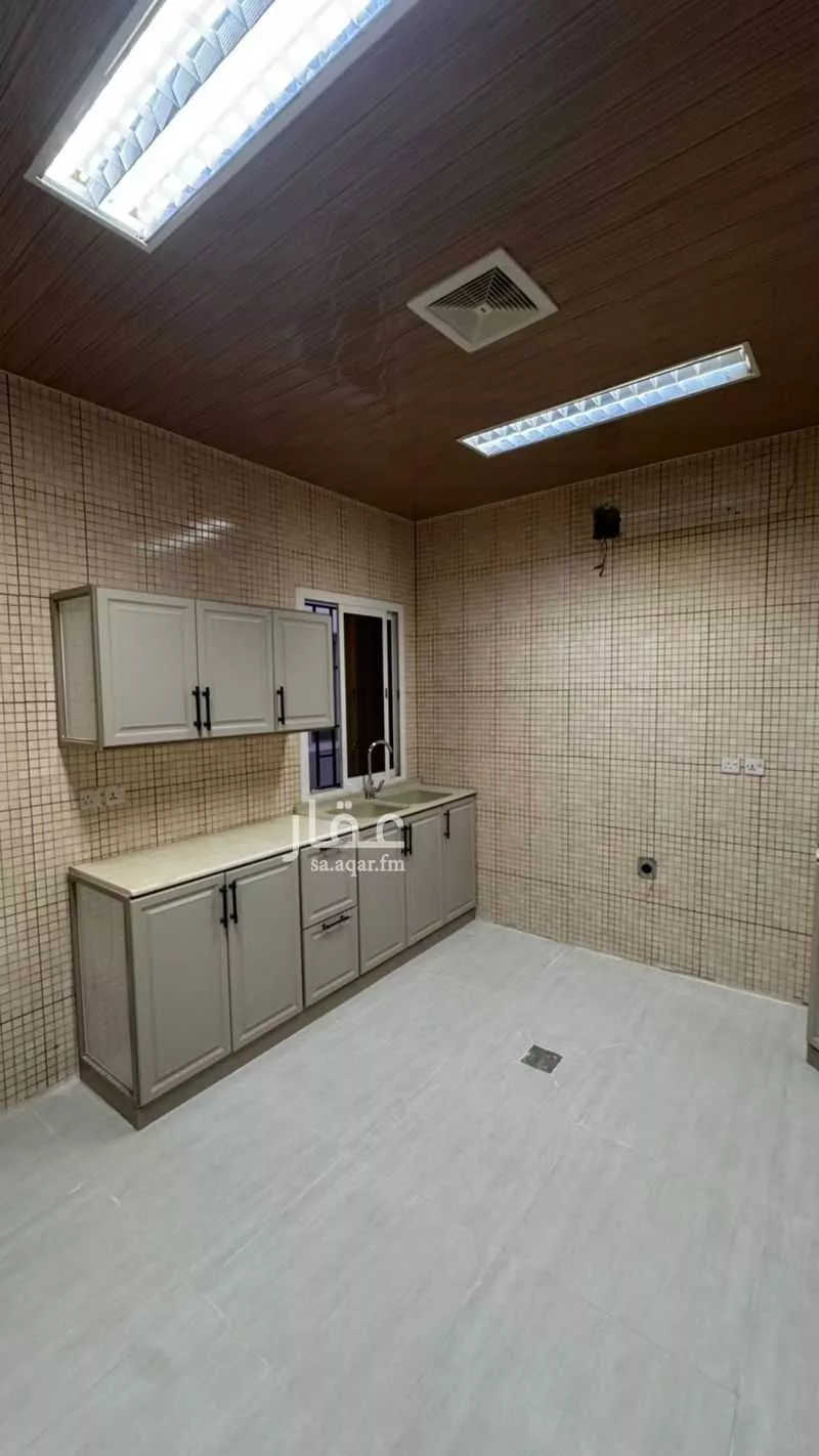 شقة 5 غرف في تهامة 10