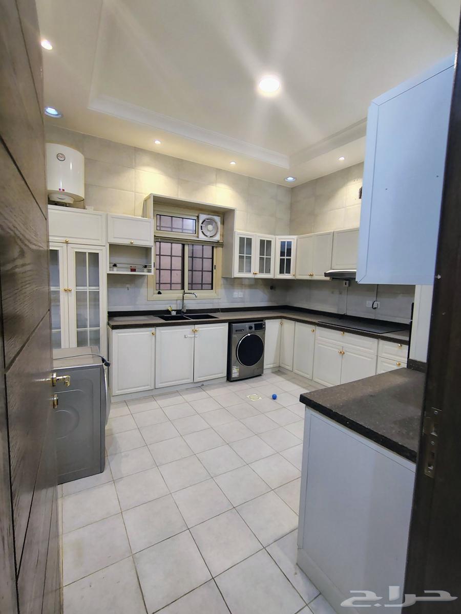 شقة  في المهدية 6